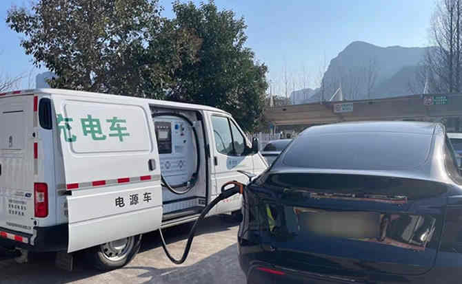 资中汽车搭电
